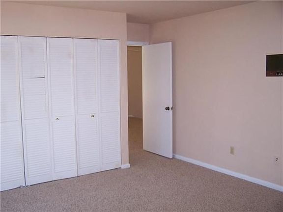 3rd image of 118 Bowstring Dr