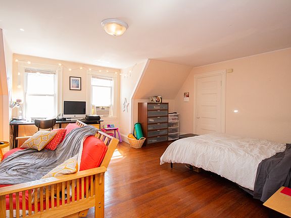 5th image of 17 Kenwood St #A