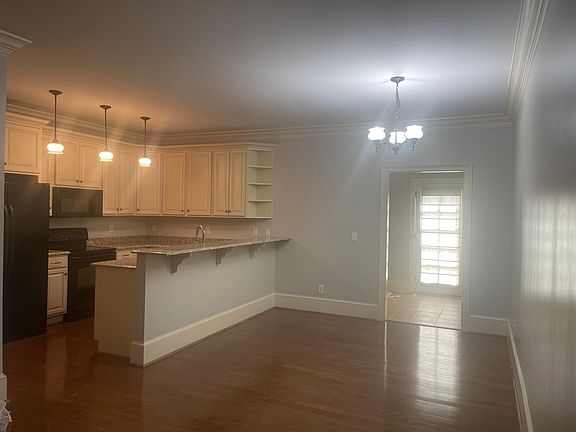 4th image of 700 Bennett St Unit D