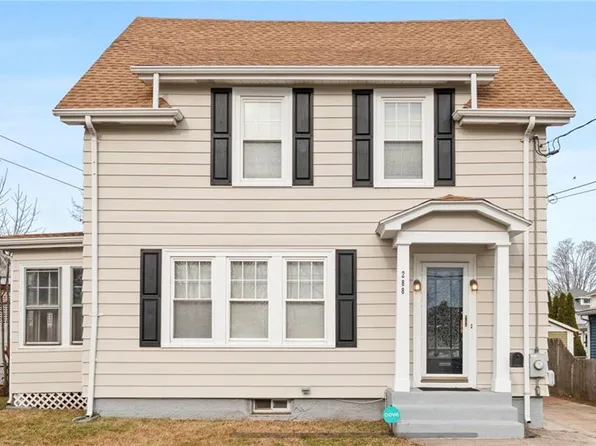 288 Hughes Ave, Pawtucket, RI 02861
