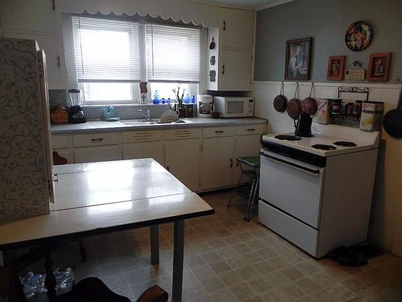 4th image of 527 Washington Ave