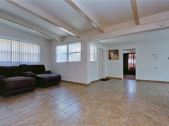 5th image of 1133 Eau Claire Cir