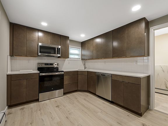 4th image of 79 5th Ave #B