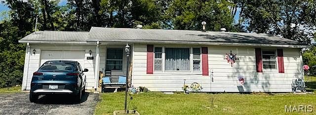 2nd image of 631 Monica Dr