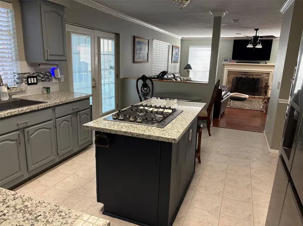 1819 Riverbend Xing, Sugar Land, TX 77478