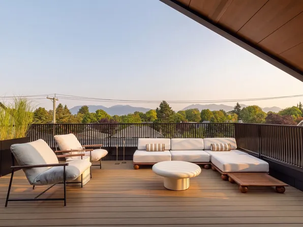 3185 Vine St #2, Vancouver, BC V6K 3L6