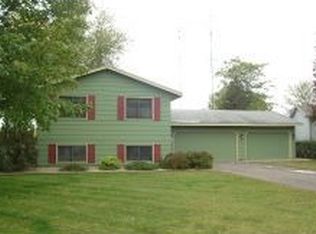 6024 Candlewood Ct N, Brooklyn Park, MN 55443