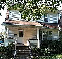 5 bed, 1.0 bath, 1560 sqft, $4,895 — Photo 1