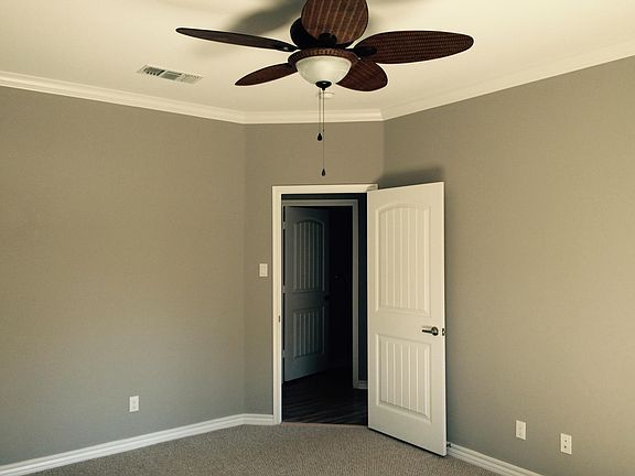 4th image of 4105 Lakewood Dr