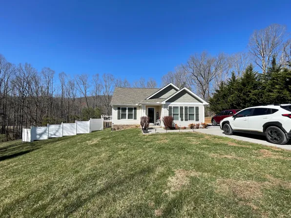 297 Twelve Oaks Dr, Hardy, VA 24101