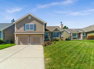 8687 NE 110th St, Kansas City, MO 64157