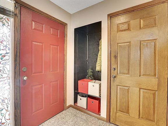 4th image of 5135 Goldenrod Ln N