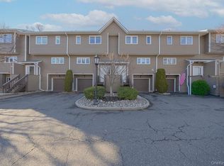 75 Village Green, Bardonia, NY 10954