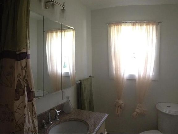 5th image of 508 E Washington St