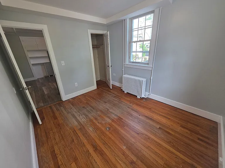 3288 Franklin Ave — Photo 11