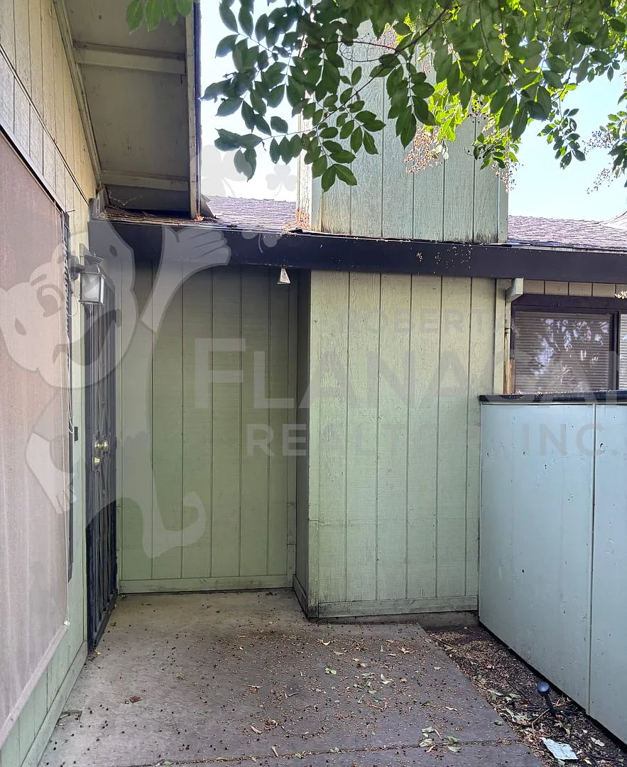 712 W. Yosemite Avenue — Photo 2