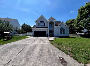 317 Big Pond Ln, Chesapeake, VA 23323