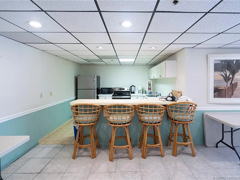 221 NE Plantation Rd #407 — Photo 16