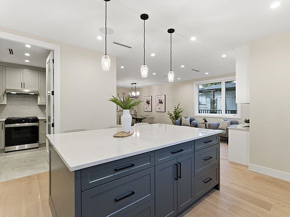 4th image of 8408 17th Ave #2