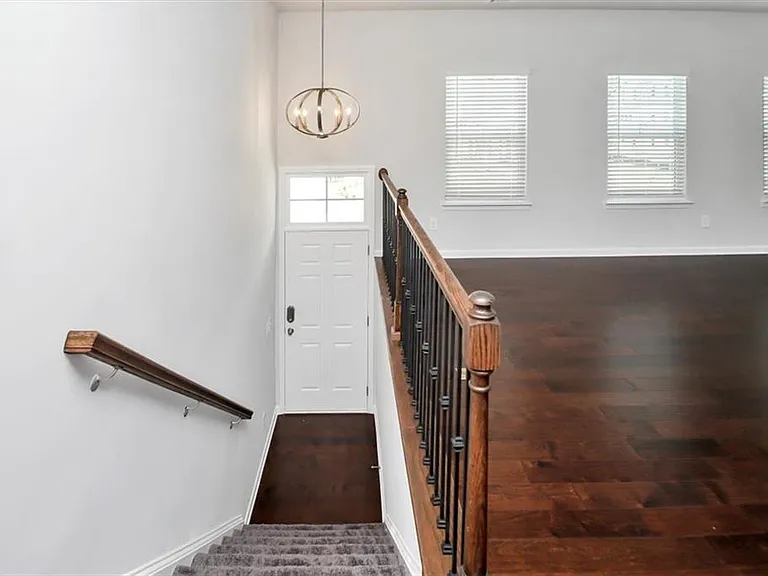 2601 Hedgeway Cir NW — Photo 16
