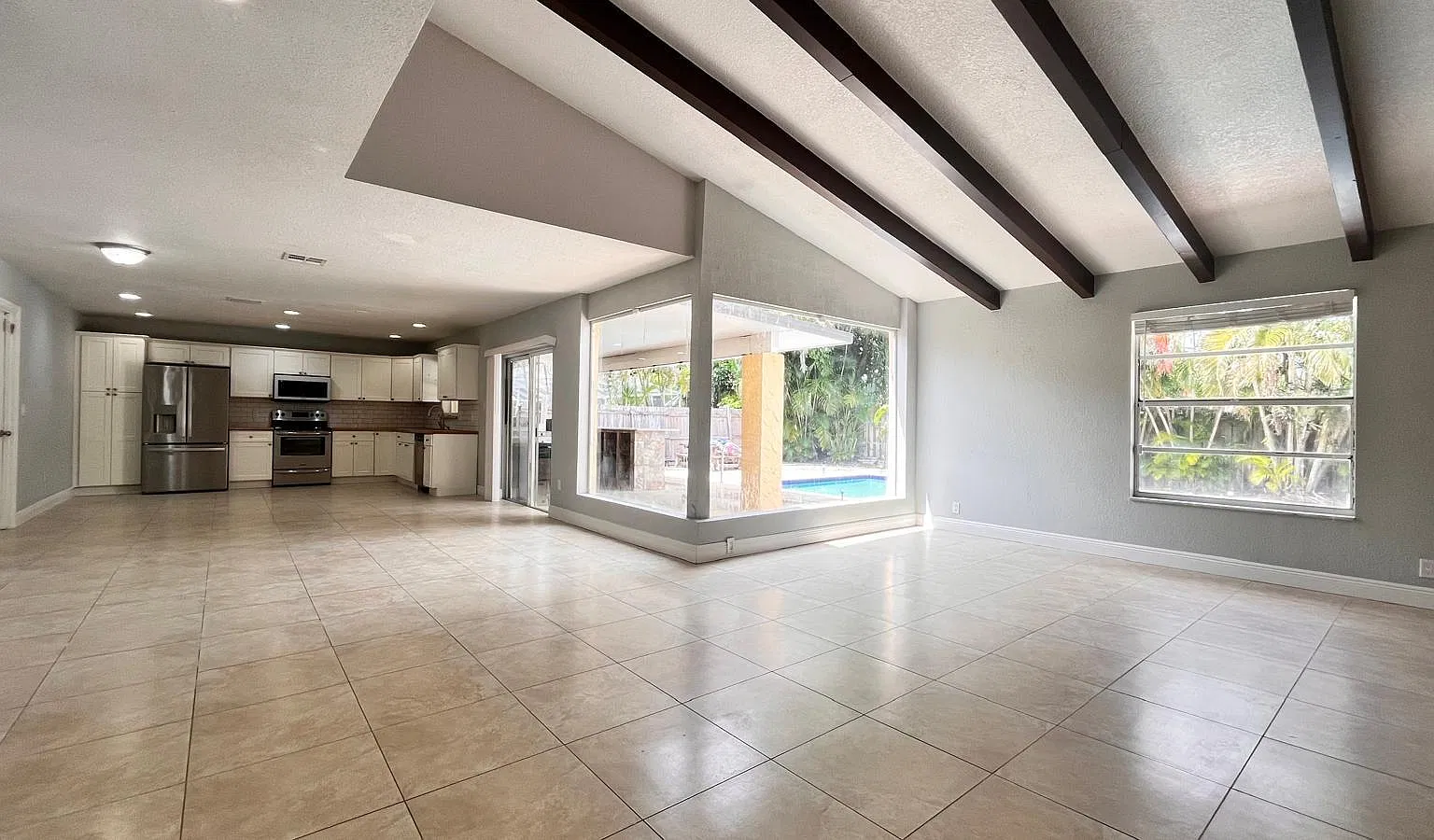 3 bed, 1761 sqft, $3,450 — Photo 4