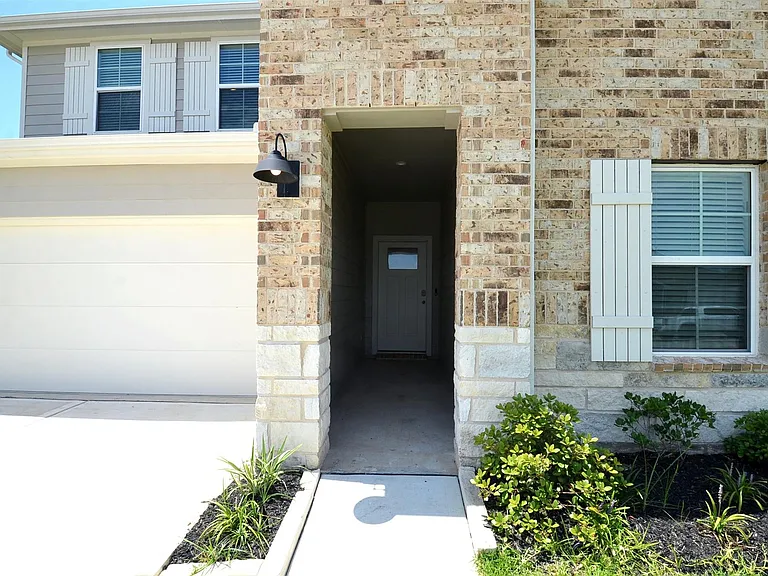 4218 Berwick Park Ln — Photo 2