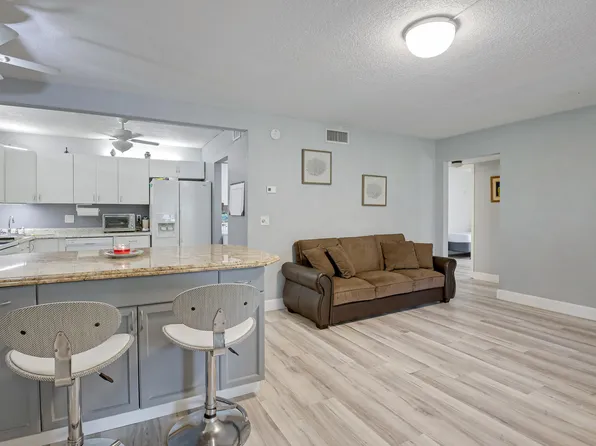 125 Lake Pine Circle #D-1, Greenacres, FL 33463