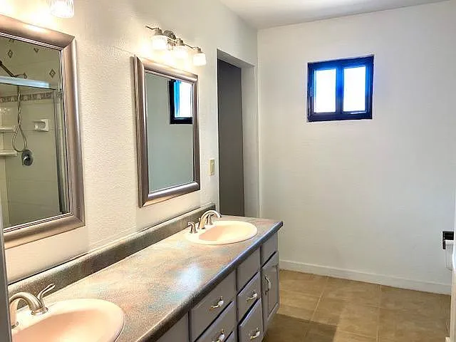 405 E Marigold Ln — Photo 16