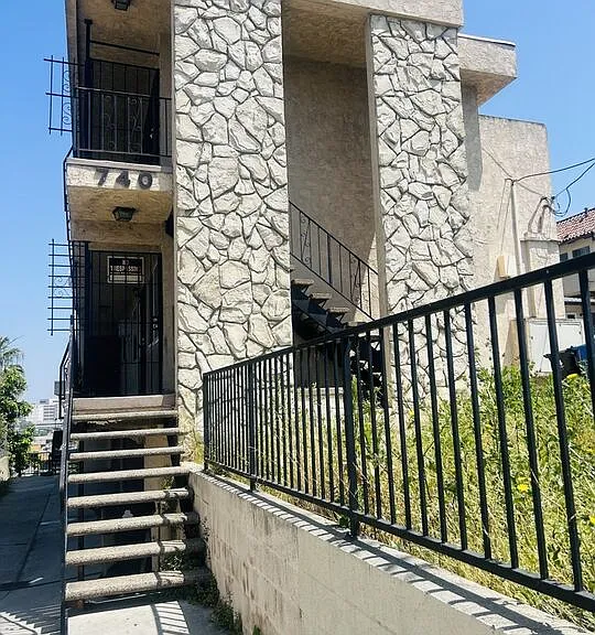 740 N Hill Pl #1 — Photo 13