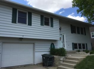 406 Oak Dr, Wayne, NE 68787
