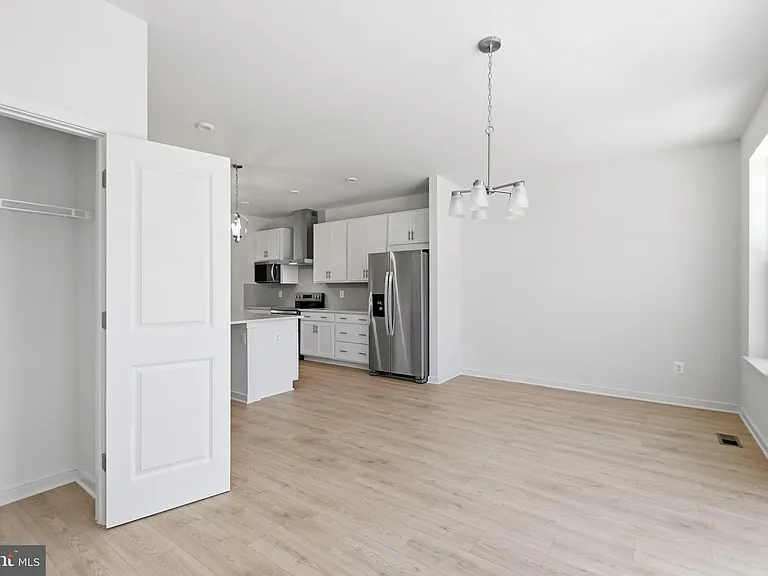 18002 Alicia Ave — Photo 15