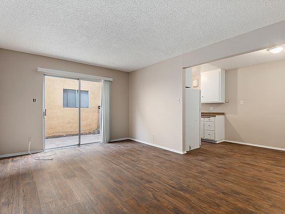 3rd image of 6374 Hummingbird St