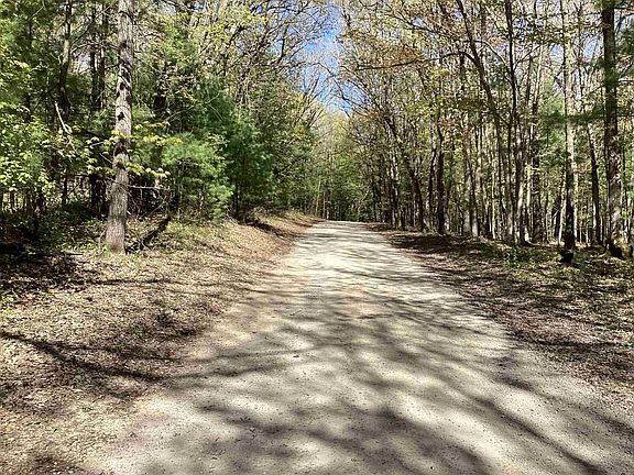 5th image of W3006 Ridge Rd
