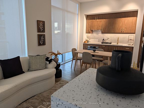 5th image of 9 Tecumseth St #Penthouse 21