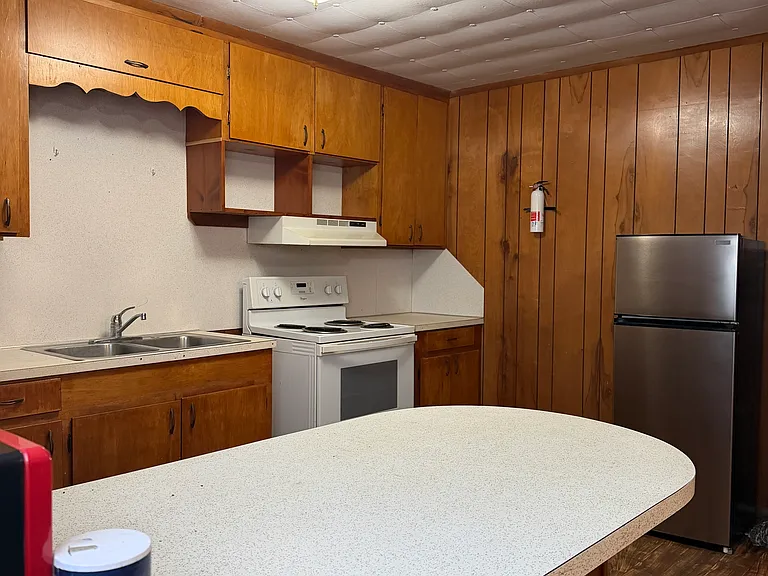 1265 N Commercial St #4 — Photo 5