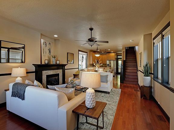 Living Room with gas fireplace