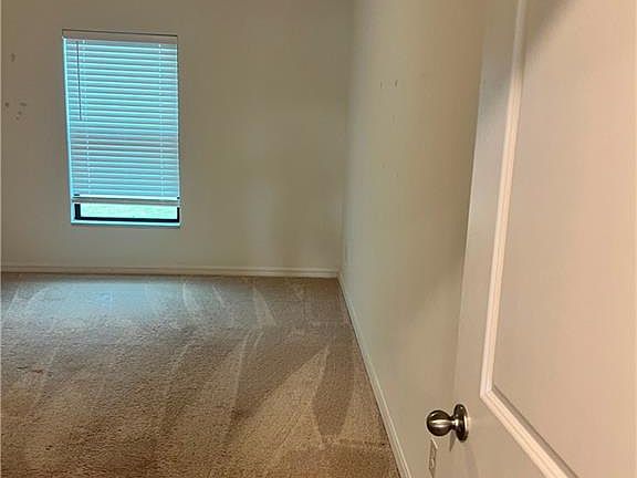 5th image of 862 WINWOOD CIR