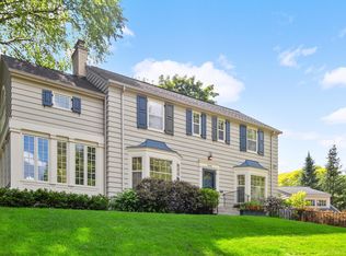 535 Montcalm Pl, Saint Paul, MN 55116