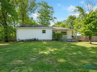 966 Clarion Ave, Holland, OH