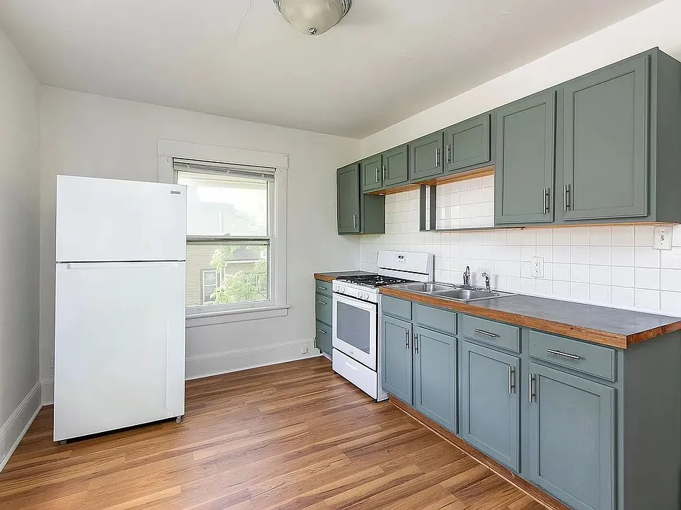 2805 Cottage Grove Ave #3
