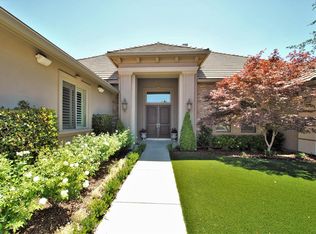 11326 N Glencastle Way, Fresno, CA