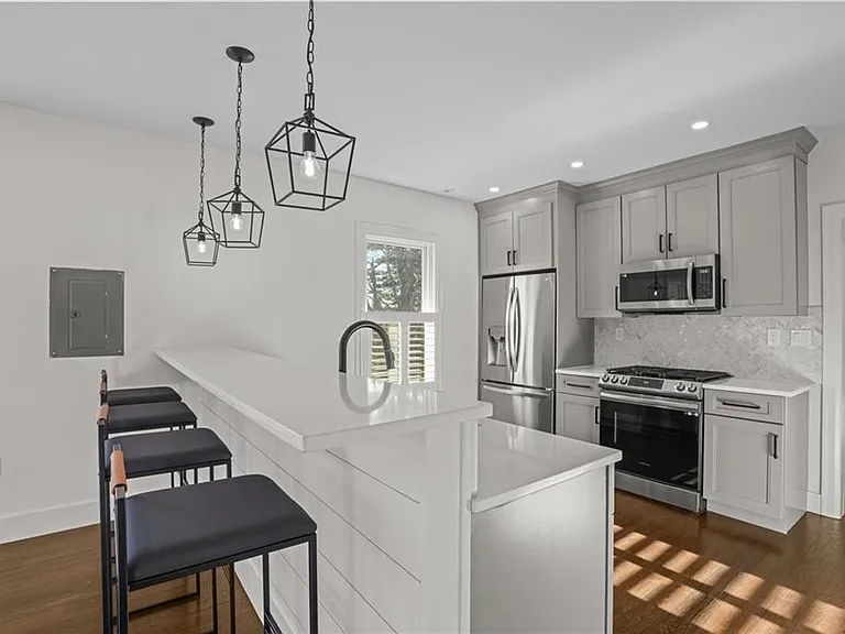 8 Cross St #2 — Photo 7