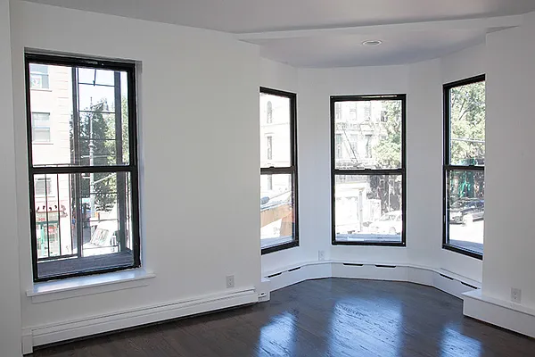 Rented by COASTLINE NEW YORK INC | media 17