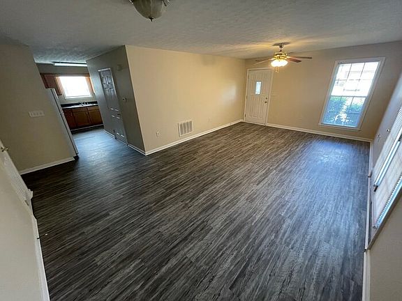 2nd image of 447 Shady Glen Cir