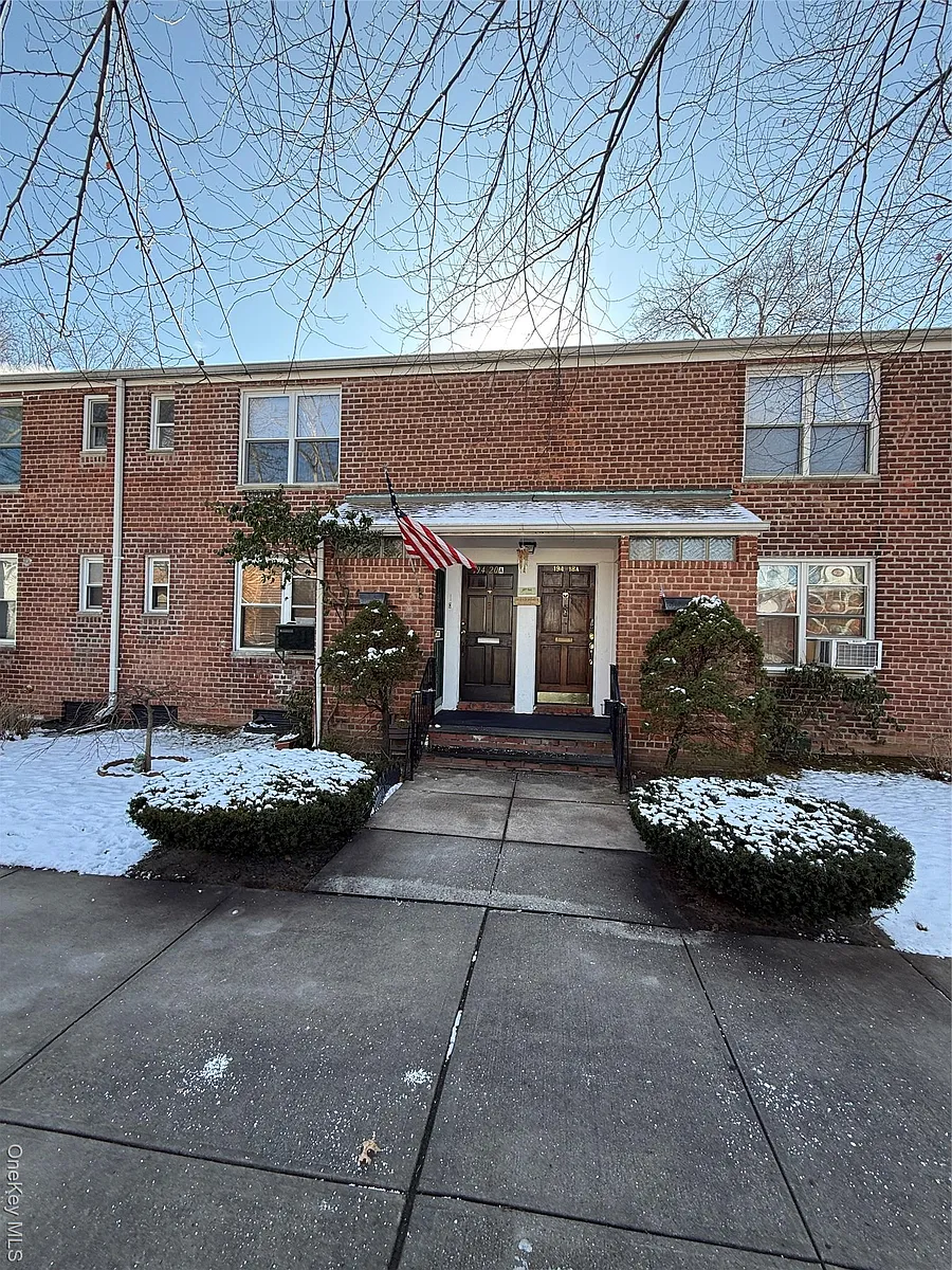 Building Photo - 194-20A 39th Ave #A