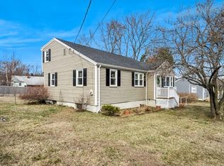 12 Penny Rd, Woburn, MA 01801