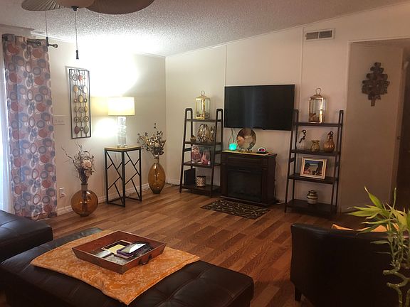4th image of 262 Downing Dr