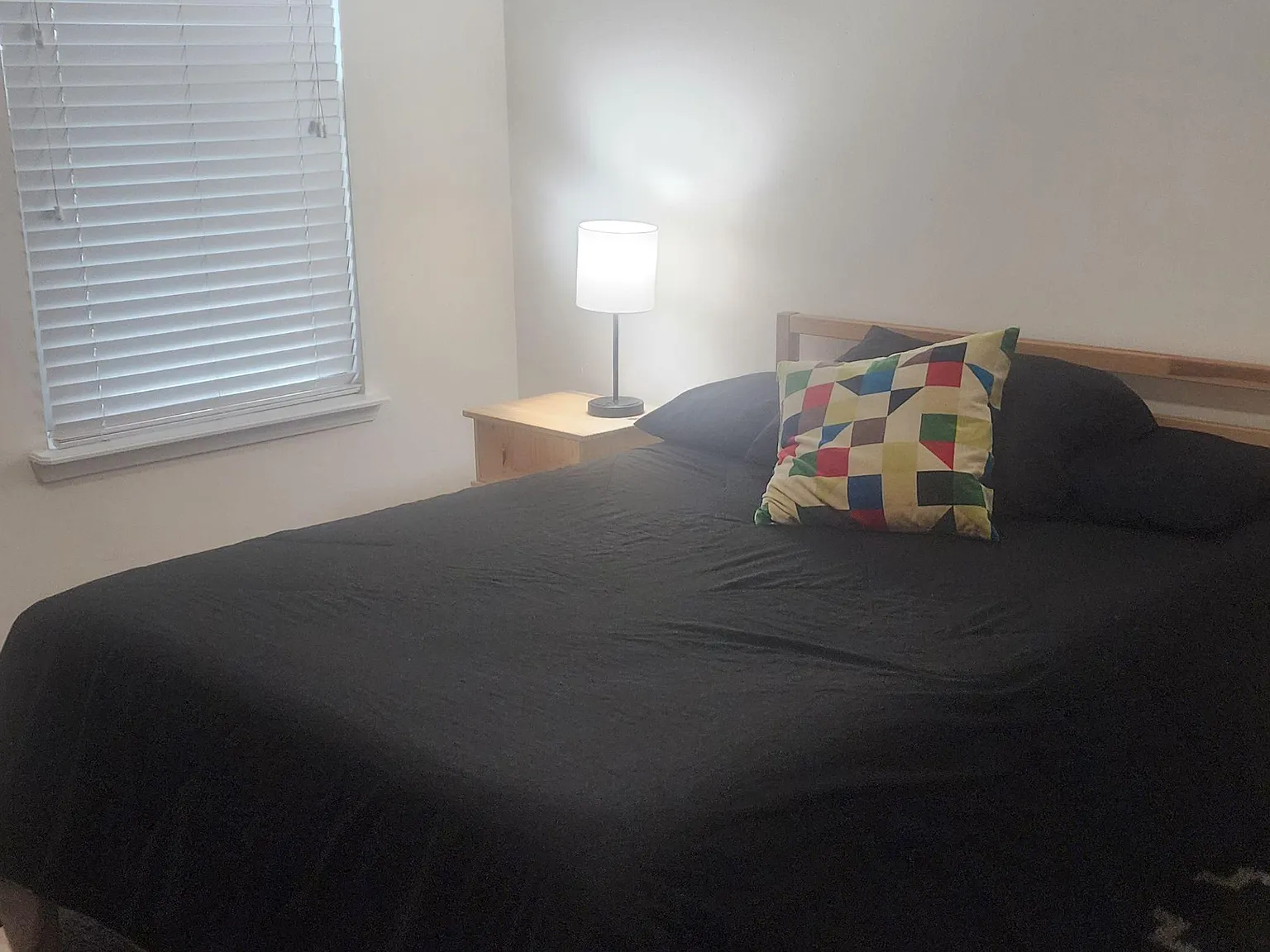 2 bed, 2.0 bath, 2453 sqft, $1,139 — Photo 3