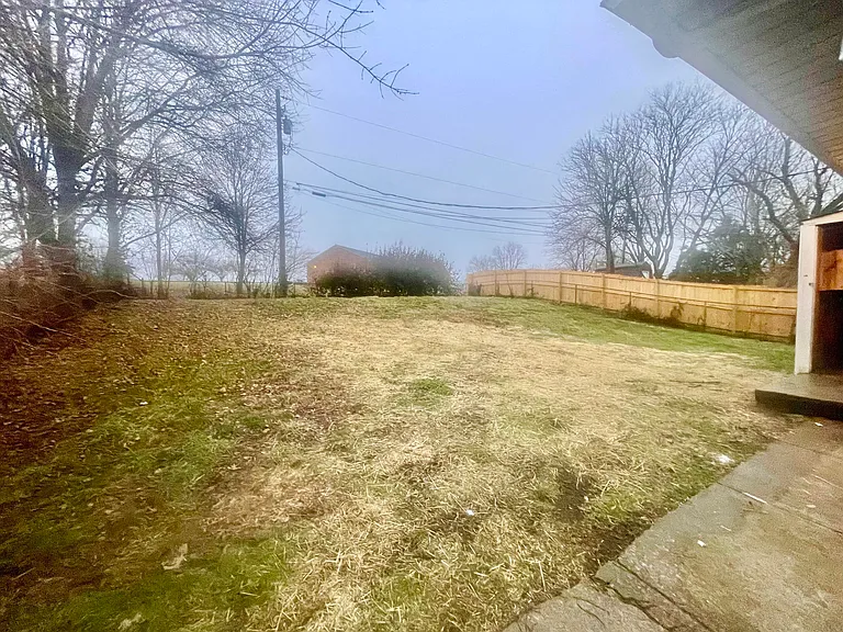 1079 Trent Blvd — Photo 12