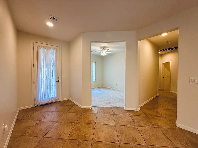 2119 Gunnison Pl — Photo 4